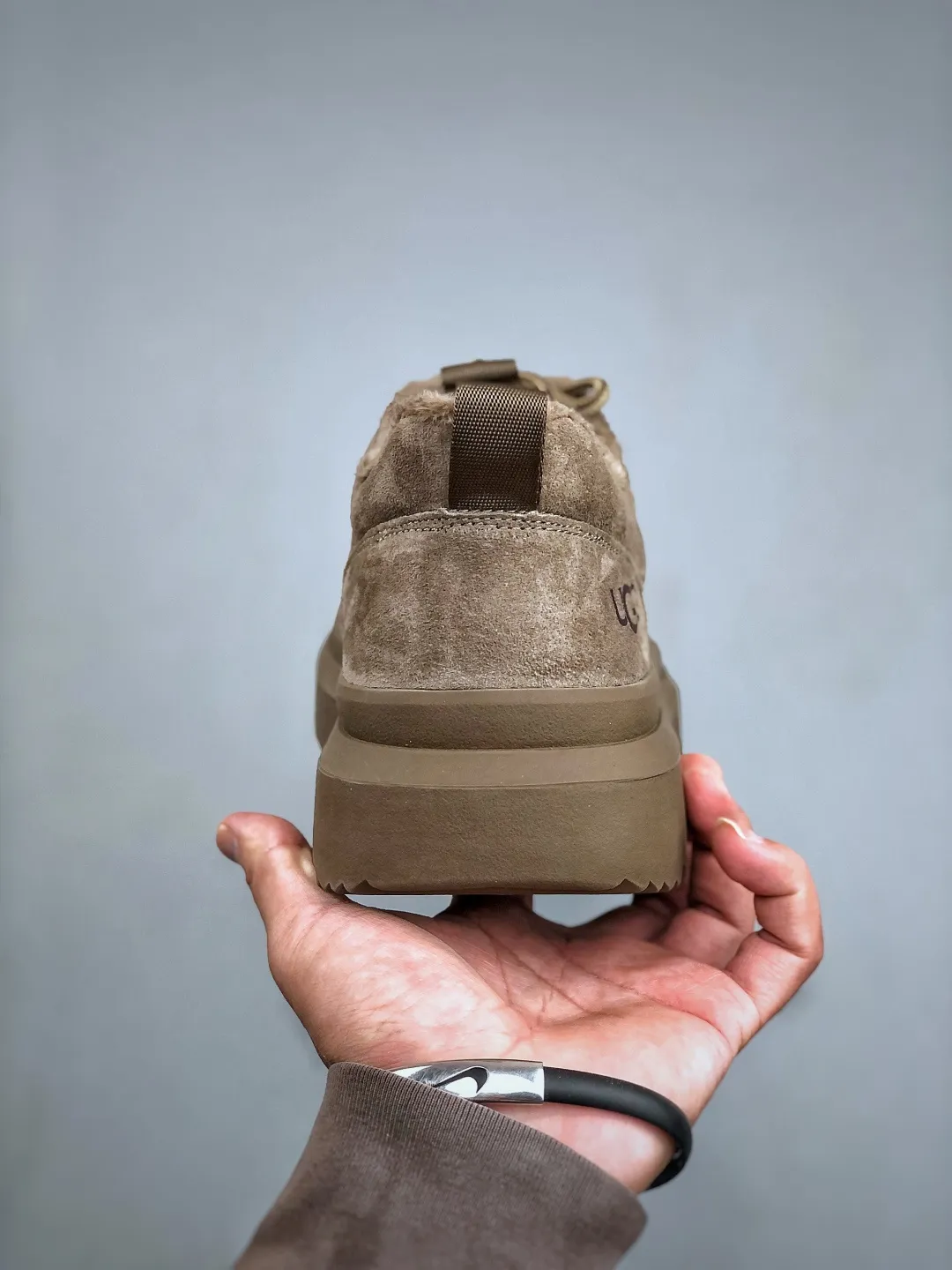 Local pick-up 💰560 supports store release New goods 🚀 #UGG new autumn and winter products (plush integrated lining 🔥warm and heat-locking) must-have outdoor men's casual shoes and snow boots series Guangdong factory quality Autumn and winter new styles Fashion trend matching The fabric is made of frosted cowhide imported from Italy. The whole shoe is made of genuine cowhide material, from the outsole to the hardware, all made from OEM raw materials. Good products do not kill pigs. The quality of the first order is strictly controlled. A full set of official website unified packaging. This year’s winter cold-proof outdoor products are a must-have for daily casual matching for sportsmen‼ American light luxury brand [UGG] Tasman Weather Hybrid Tasman hybrid series lightweight casual shoes Size: 39-44